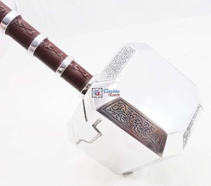 ค้อนทอร์ มโจนิเร ค้อนออกแบบอลูมิเนียม ค้อนจําลองภาพยนตร์สําหรับคอสเพลย์ค้อน กระบวนการผลิตคุณภาพสูงพร้อมฐานโลหะ - Product Image 3