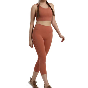 Conjunto de Yoga de Tallas Grandes, Sólido, de Alta Elasticidad, con Soporte Integrado, Movimiento Flexible, Textura Suave Sin Costuras, con Diseño Frontal - Product Image 3