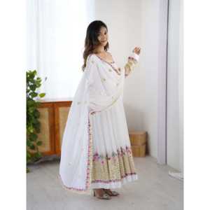 Vestido de diseñador Anarkali Con parte inferior de secuencia bordada y ropa india y paquistaní Dupatta - Product Image 3