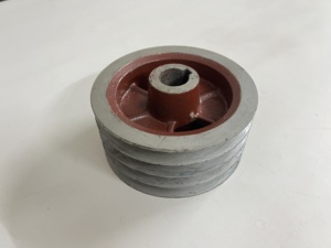Polea 5036010250 de 4 correas pequeña de hierro fundido, pieza para maquinaria agrícola pequeña, polea para tractor Zetor, pedido a granel - Product Image 1