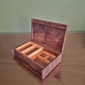 Boîte à bijoux en bois de luxe carrée à charnière pour rangement et emballage de bagues, idéale pour la vente en gros et les cadeaux - Product Image 2
