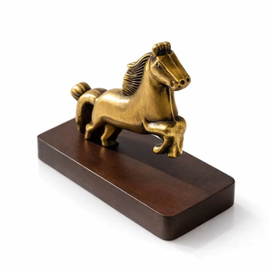 Centre de table élégant en laiton en forme de cheval pour la décoration de salle à manger de luxe et l'aménagement artistique de l'intérieur. - Product Image 1