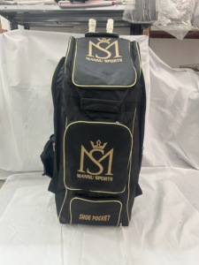 Sac à dos trolley pour kit de cricket Mannu Sports Player Edition 50-70L Haute qualité - Product Image 2