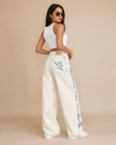 FAWKES Jean en denim taille haute à jambe large avec broderie florale, coupe ample, longueur intégrale, délavé, style printemps, vente en gros - Product Image 5