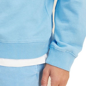 เสื้อสเวตเชิ้ตแขนยาวคอกลมสีฟ้าสำหรับผู้ชาย ผ้าฟลีซเรียบ  รับทำโลโก้ตามสั่ง  OEM ODM ขายส่งเสื้อผ้า - Product Image 3