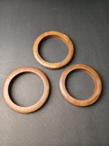 ชุดกำไลไม้หรูหรา 3 ชิ้น พร้อมบล็อกโลหะทองเหลืองรูปทรงสี่เหลี่ยม สไตล์โบฮีเมียน กำไลไม้แบบซ้อนได้ - Product Image 5