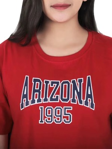 T-shirts courts personnalisés 2026 pour filles, avec strass, impression sérigraphiée, col et poignets contrastants, vente en gros - Product Image 3