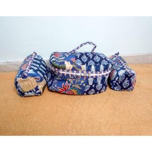 New Stylish 3-Piece with Tassel chain decoration Quilted Fabric Zipper closure Vanity Set Durable Portable Travel Organizer - Product Image 1