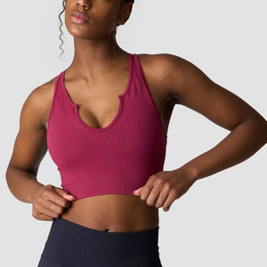Top corto de tirantes para mujer, con cuello en V profundo, de material acanalado, ajuste ceñido al cuerpo, estilo jersey, para gimnasio, fitness y deportes, liso y personalizable. - Product Image 4