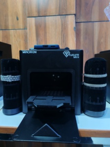 El Trusure Mini es una máquina portátil de autenticación de diamantes diseñada para la detección rápida y precisa de CVD y HPHT. - Product Image 5