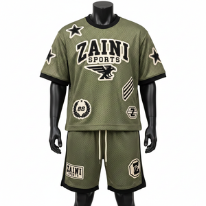 ชุดเซ็ตเสื้อยืดแขนสั้นผ้าเจอร์ซีย์ตาข่ายพรีเมียม 180 GSM สีเขียวมะกอก ตกแต่งด้วยแผงสีดำ ปักโลโก้ด้วยไหมเชนีล สำหรับผู้ชาย - Product Image 1