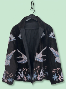 Chaqueta Corta de Invierno para Mujer, Estilo Casual Urbano, de Terciopelo Negro, con Cuello Cuadrado, Mangas Largas y Patrón Floral Bordado - Product Image 3