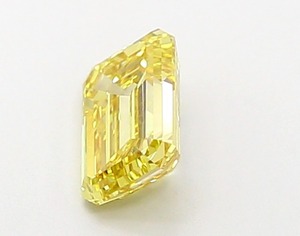 Prix fabricant : diamant jaune de 0,91 carat, taille émeraude, fantaisie intense, clarté VVS2, excellente taille, haute valeur, pierre CVD non montée. - Product Image 3