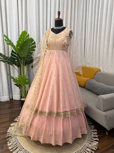 ชุดเลเฮนกา โจลี ผ้าตาข่ายปักลายสีชมพู พร้อมผ้าคลุมไหล่ สำหรับงานแต่งงานแบบอินเดีย งานรับปริญญา งานดีวาลี ชุดสำหรับผู้หญิง - Product Image 5
