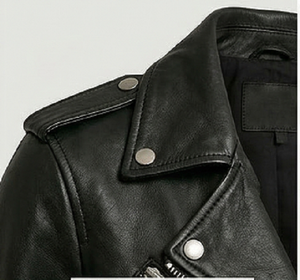 Chaqueta de Motociclista para Mujer, Negra, de Piel de Oveja Cruda, Premium, Corte Ajustado, Cierre Asimétrico, Acolchada, Resistente al Viento, Elegante, Invernal, Estilo Vanguardista - Product Image 4