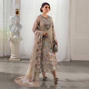 Robes de créateurs pour femmes, robes de soirée modernes avec des silhouettes fluides, des drapés élégants et une construction en tissu de haute qualité - Product Image 4
