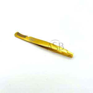 Pinzas con Punta Inclinada Chapadas en Oro con Peine, de Acero Inoxidable, con Impresión de Logotipo Personalizado, Pinzas para Cejas, Servicio OEM - Product Image 5