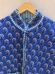 Chaqueta Acolchada Kantha Reversible Estilo Boho con Diseño Personalizado y Transpirable, Chaqueta de Algodón Vintage con Parches para Mujer - Product Image 3