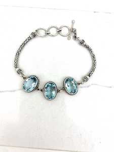 Pulsera Bali de Plata de Ley con Tres Piedras Ovaladas de Amatista y Topacio Azul, Joyería Hecha a Mano con Piedras Preciosas, Regalo para Mujer, Venta al por Mayor - Product Image 2