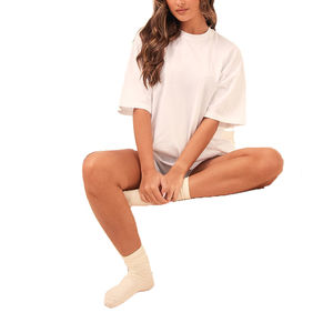 Ropa de verano para mujer, conjunto informal de dos piezas de color liso, 100% algodón, camiseta extragrande y pantalones cortos. - Product Image 5