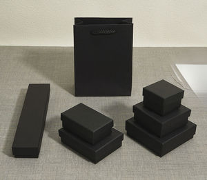Caja de Regalo Rígida de Lujo para Velas con Tapa y Base, Empaque Personalizado con Laminado Mate o Brillante, Caja Rígida Superior e Inferior Personalizada - Product Image 5