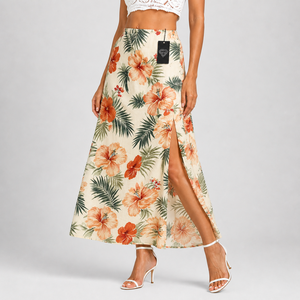 Jupe longue hawaïenne florale personnalisée pour femme, jupe de plage tropicale légère et fluide pour les vacances d'automne - Product Image 4