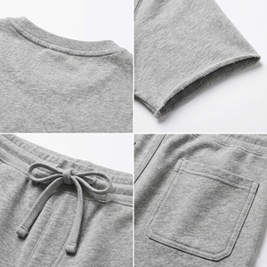 Ensemble T-shirt et short décontracté deux pièces en tissu uni avec logo personnalisé, collection été 2026, polyester/coton respirant et séchage rapide - Product Image 6