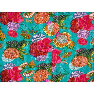 Colcha Kantha Étnica Vintage Hecha a Mano en Rajastán, India, Colcha Kantha de Algodón Cosida a Mano, Colcha de Retazos para Hotel - Product Image 2