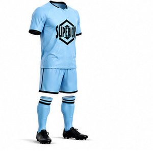 Conjunto de Camiseta y Pantalones Cortos de Fútbol Premium Diseñado para Atletas Competitivos con Tecnología de Control de Humedad - Product Image 4
