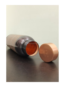 Bouteille d'eau classique en cuivre faite à la main avec conception anti-fuite pour le yoga, la gym et les activités de plein air - Product Image 4