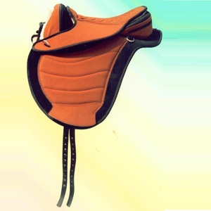 Selle d'équitation sans arceau en cuir de haute qualité, personnalisée, style western et anglais, pour l'équitation - Product Image 1