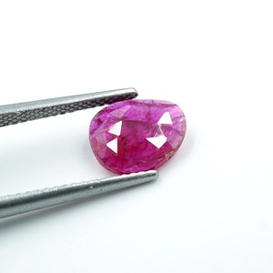 Pierre précieuse rubis rose : Cabochon taillé en rose à dos plat, non chauffé, 1,40 carat, provenance Mozambique - Product Image 3