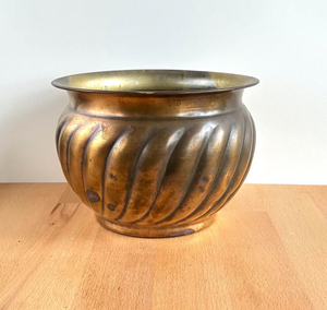 Indian Crafted from high-quality metal Minimalist Brass Metal Planter <strong>Pot</strong> Decorative Flower <strong>Pot</strong> for Indoor Outdoor Plants <strong>Balcon</strong> - Product Image 2