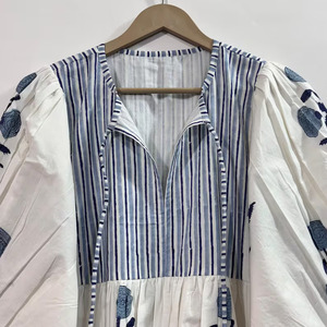 Vestido Mini Bohemio de Algodón Ecológico con Estampado Floral Hecho a Mano, Encaje Chinoiserie, Lavable, Cuello en V, Manga Corta, para Oficina - Product Image 2
