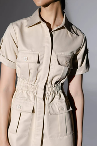 Vestido Versátil y Elegante Snaresbrook de Poliéster y Viscosa, Estilo Gabardina Doble con Botones, Estética Ligera y Alegre, Teñido Liso - Product Image 3
