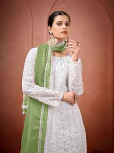 Ensemble Salwar en soie Taby indienne pakistanaise tendance, couleur lavande, dernière collection exclusive, vêtements ethniques pour femmes, pour fêtes et mariages - Product Image 3