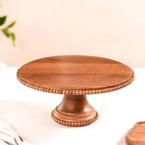 Support à gâteau en bois naturel fini pour la présentation en boulangerie de gâteaux, pâtisseries et desserts, avec une base solide et un look élégant - Product Image 2