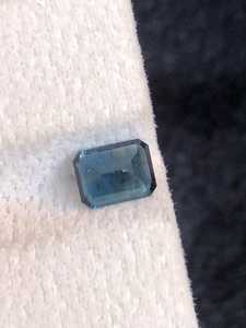 Pierre précieuse de tourmaline bleue naturelle, taille émeraude, pierre brute, tourmaline bleue intense pour la création de bijoux fins - Product Image 2