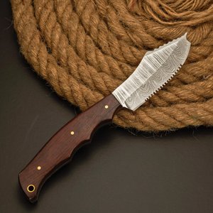 Couteau de chasse premium en acier Damas sur mesure, lame pointue, manche en bois de palo, étui en cuir véritable, qualité 100 %. - Product Image 5