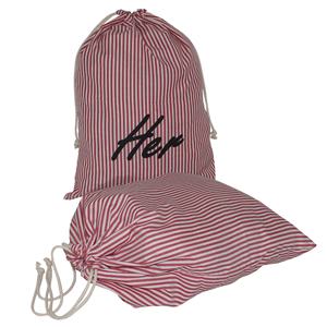 Bolsa de lavandería para hotel personalizable con logo impreso, reutilizable, lavable, con estampado de rayas, de tela de poliéster y viscosa, con cordón. - Product Image 3
