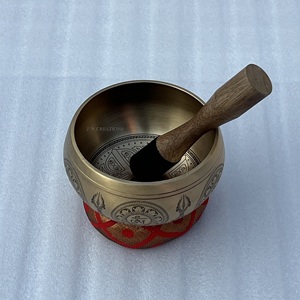 Fabricant de bols chantants martelés de haute qualité, bols sonores de méditation, bols chantants tibétains en bronze et laiton avec marteau et coussin - Product Image 2