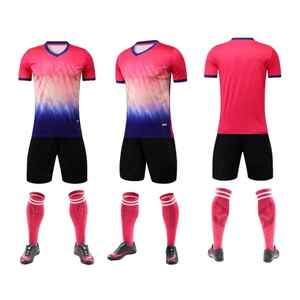 Vêtements de sport d'extérieur pour jeunes, sublimation personnalisée, couleurs, style, tissu et logo sur mesure, ensemble deux pièces (maillot et short) pour le football. - Product Image 3