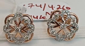 ต่างหูเพชรแท้ทองคำขาว 14K ดีไซน์ลายดอกไม้ฉลุลายโคลเวอร์ สำหรับเจ้าสาวในงานแต่งงาน - Product Image 4
