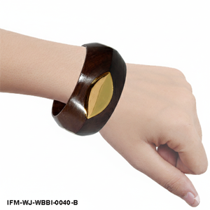 Brazalete Artesanal de Madera Oscura con Incrustaciones de Latón Pulido, Estilo Bohemio, para Mujer - Product Image 3