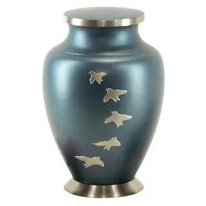 Caja Funeraria de Latón con Diseño de Motivo de Aves para Cenizas Humanas y de Mascotas, Urna de Cremación de Recuerdo de Axiom Home Accents Doves - Product Image 1