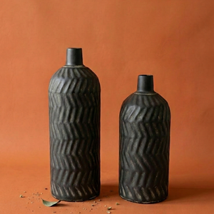 Juego de Jarrones Cilíndricos de Metal Negro Hechos a Mano, Maceta Moderna con Patrón Chevron Texturizado, Decoración de Lujo Industrial para Hogar, Oficina y Mesa - Product Image 1
