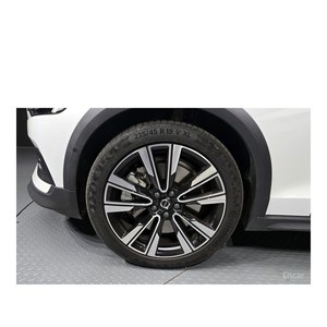 Volvo V60 B5 Ultimate AWD 2023 avec boîte automatique, sièges en cuir, caméra de recul, 16 217 km, conduite à gauche - Product Image 5