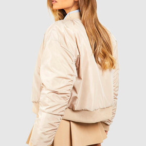 Blouson Bomber en Satin Beige pour Femme OEM/ODM avec Col Côtelé et Logo Personnalisé, Fermeture Éclair Avant, Manteau d'Automne - Product Image 5