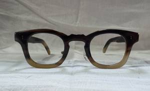 Lunettes de soleil artisanales en corne de bœuf avec des matériaux naturels, forme moderne et service de personnalisation du logo - Product Image 4