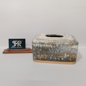 Caja de pañuelos minimalista de resina con efecto mármol, soporte decorativo para la decoración de la mesa del hogar, baño u oficina en un estilo moderno. - Product Image 2